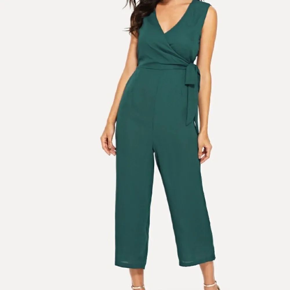 ✨2xHP✨Neckline Tie Surplice Detail Jumpsuit✨